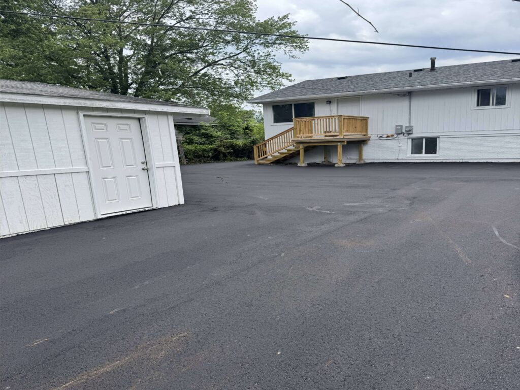 Residential Asphalt Driveway 3 (1)